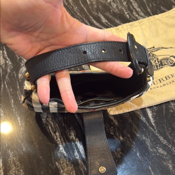 Burberry Plaid Handbag with Black leather Accents - Picture 15 of 16